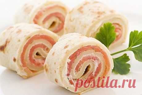 Рулеты с семгой в лаваше.