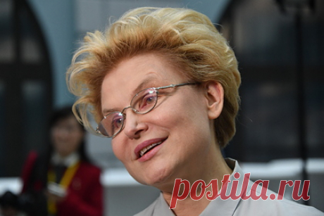 Малышева назвала продукты для восстановления мужской силы после коронавируса. Врач-терапевт и телеведущая Елена Малышева рассказала, что после перенесенного коронавируса в сперме 40 процентов мужчин отсутствуют сперматозоиды. В эфире программы «Жить здорово!», выпуск которой доступен на YouTube, специалист назвала три продукта, которые помогут восстановить мужскую силу после COVID-19.