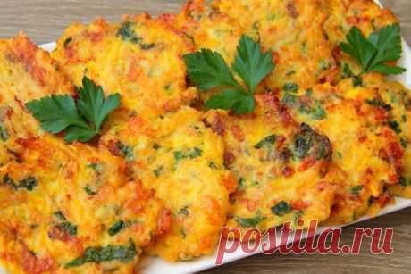 Драники из тыквы
Из тыквы можно приготовить вкусные золотистые драники.