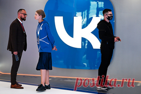 VK объявил о приобретении «Дзена» и «Новостей». VK и «Яндекс» подписали обязывающие документы о сделке. Согласно ее условиям, VK станет собственником контентных платформ «Дзен» и «Новости» и передаст «Яндексу» сервис по доставке готовой еды и продуктов Delivery Club, который VK консолидирует в ходе реструктуризации «О2О Холдинг» — совместного предприятия VK и Сбера.