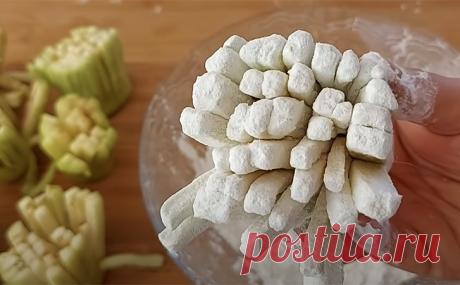 Режем баклажаны словно макароны. Если их пожарить, то через 3 минуты у нас на столе будет гарнир вкуснее любой картошки - Steak Lovers - 19 августа - 43082650877 - Медиаплатформа МирТесен