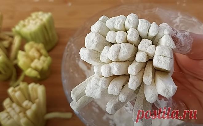 Режем баклажаны словно макароны. Если их пожарить, то через 3 минуты у нас на столе будет гарнир вкуснее любой картошки - Steak Lovers - 19 августа - 43082650877 - Медиаплатформа МирТесен