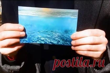 «Путешественник во времени» из 5000 года рассказал о глобальной катастрофе. В США мужчина, утверждающий, что он путешествовал во времени, рассказал о глобальной катастрофе будущего. Человек, называющий себя Эвардом и пожелавший скрыть лицо от камер, рассказал, что якобы побывал в 5000 году нашей эры и предъявил в качестве доказательства фотографию «затопленного Лос-Анжелеса».