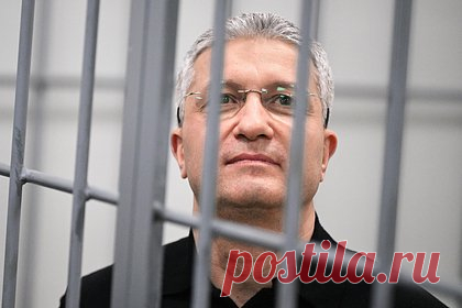 Раскрыта причина переноса суда по жалобе на приговор бывшему замглавы Минобороны России