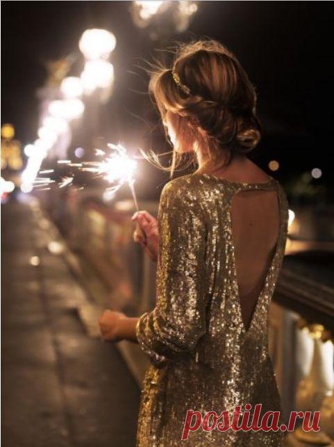 Новогодний выбор наряда в зависимости от знака Зодиака Рассказываем, в чем предпочтительнее провести новогоднюю ночь разным знакам Зодиака и какое значение в этом вопросе принимает восточная Желтая Собака.
До главного праздника в году осталось всего ничег…