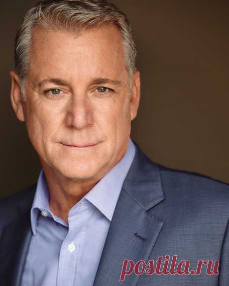 Роберт Кертис-Браун