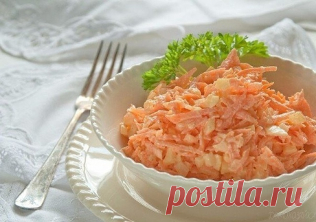 Морковный салат с яйцомИнгредиенты: Морковь — 4-5 Штук (среднего размера) Яйца вареные — 5-6 Штук Чеснок — 2-3 Зубчиков Сметана — 1-2 Ст. ложек Соль — 1-2 Щепоток (по вкусу)Приготовление: Морковку чистим и натираем на терке среднего размера.Очищаем яйца и либо натираем на той же терке, либо нарезаем мелкими кубиками. Выкладываем в салатник к моркови.Зубчики чеснока очищаем и измельчаем давилкой.Добавляем к...