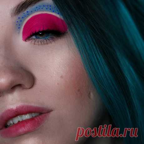Июнь — месяц гордости ЛГБТ+ сообщества. Зачем нужны прайды? Мое отношение к этому.
ЛГБТ+ сообщество — это болезнь, это против Бога и природы!!! Это НЕНОРМАЛЬНО! Именно это я слышу чаще всего, когда где-то затрагивается эта тема. Привет! На связи Пелагия. Обычно я пишу про косметику и уход, но иногда затрагиваю и жизненные темы, которые волнуют меня. Весь июнь люди, принадлежащие ЛГБТ+ сообществу, празднуют месяц гордости, месяц, когда они […]
Читай пост далее на сайте. Жми ⏫ссылку выше