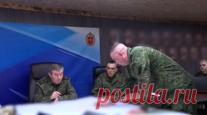 Герасимов проверил выполнение боевых задач на Днепропетровском направлении. Начальник Генерального штаба ВС РФ Валерий Герасимов проверил выполнение боевых задач на Днепропетровском направлении. Также генерал армии заслушал отчёты командиров о ходе операций. В конце визита он наградил военнослужащих, проявивших выдающееся мужество во время боя за Красноармейск. Герасимов отметил, что после освобождения города главной задачей является уничтожение украинских войск в районе Димитрова. Читать…