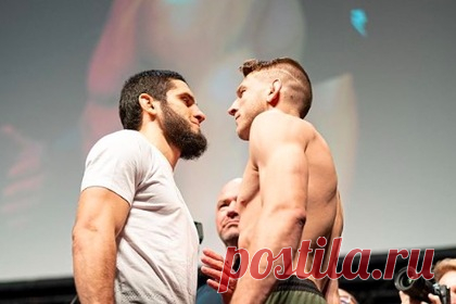 Махачев победил болевым приемом на турнире UFC. Российский боец смешанного стиля (MMA) Ислам Махачев одержал победу над соперником из Новой Зеландии Дэном Хукером на турнире UFC 267 в Абу-Даби. Поединок прошел в рамках легкого веса и завершился досрочно в первом раунде. Махачев перевел бой в партер и провел болевой прием, после которого рефери остановил поединок.