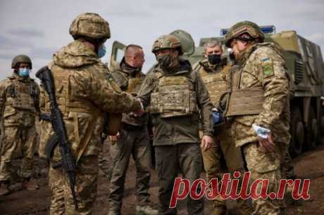 Профессор Аткинс: продолжение помощи Киеву приведёт лишь к новым смертям. По его словам, западные политики поставили на кон в украинском конфликте своё политическое будущее.