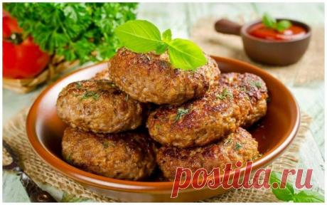 Я всю жизнь добавляла лук и яйца в котлеты, но знакомый шеф-повар подсказал, что это ошибка