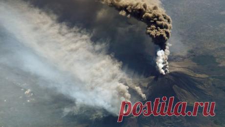 23-11-24--«США И ЕВРОПА ИСЧЕЗНУТ до 2033 года» На северо-востоке США к поверхности земли медленно движется МАГМА. Ранее ученые из NASA заявляли, что СУПЕРВУЛКАНЫ (и, в частности, Йеллоустоунский вулкан, расположенный в США на территории штата Вайоминг) гораздо опаснее астероидов или третей мировой войны.