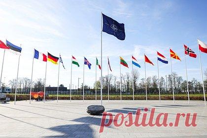 В Брюсселе захотели видеть генсеком НАТО представителя ЕС. В Брюсселе захотели видеть генсеком НАТО представителя одной из стран Евросоюза. В Европе приходят к консенсусу, что альянс должна возглавить премьер-министр Дании Метте Фредериксен. По словам источника в альянсе, кандидаты из Центральной Европы и Прибалтики имеют слишком агрессивную позицию в отношении России.