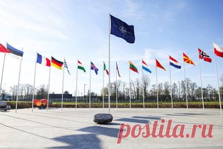 В Брюсселе захотели видеть генсеком НАТО представителя ЕС. В Брюсселе захотели видеть генсеком НАТО представителя одной из стран Евросоюза. В Европе приходят к консенсусу, что альянс должна возглавить премьер-министр Дании Метте Фредериксен. По словам источника в альянсе, кандидаты из Центральной Европы и Прибалтики имеют слишком агрессивную позицию в отношении России.