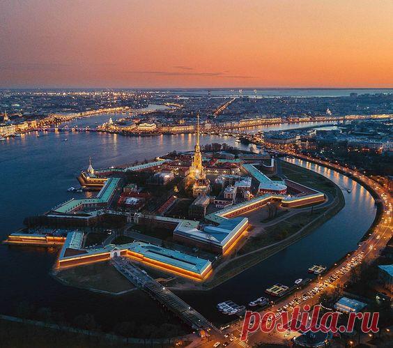 Петропавловская крепость. Санкт-Петербург. Автор фото: Михаил Зефиров (Zefirovm). / Источник: vk.com  |  Pinterest