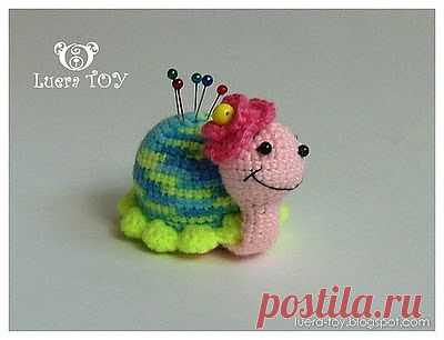 Маленькая черепашка-игольница .