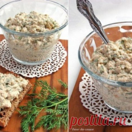 Очень вкусный селедочный паштет. С черным хлебушком — это что-то