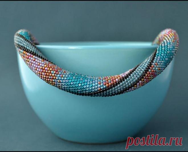 Подарок своими руками: возьмите верёвку и немного бисера, чтобы создать потрясающее украшение