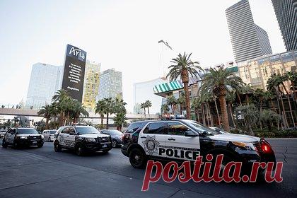 Грузинского бойца UFC ограбили в Лас-Вегасе. Грузинского бойца смешанного стиля Мераба Двалишвили ограбили в Лас-Вегасе. Он рассказал, что преступники украли бумажник из его незапертого на ночь автомобиля. «Затем они вернулись, чтобы попробовать угнать машину, но мой сосед накричал на них, и они сбежали», — добавил он.