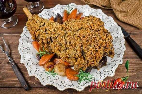 Баранья нога, запеченная под пряной корочкой