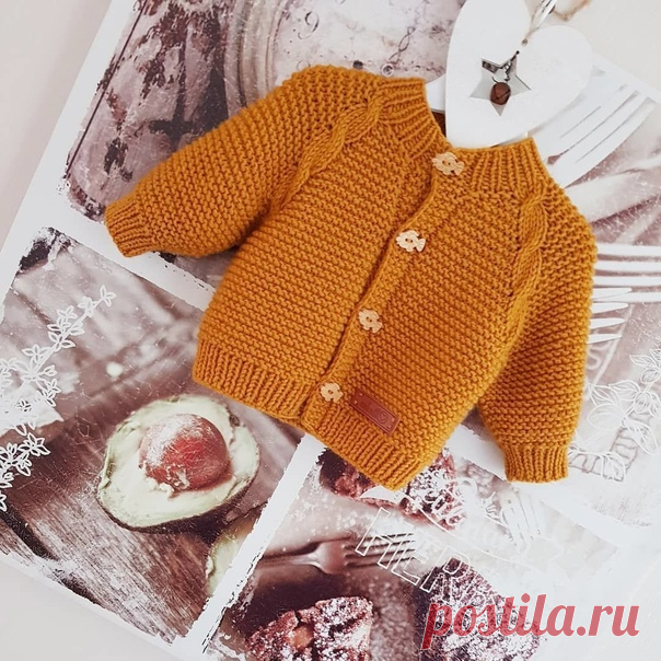 Горчичный жакет со жгутами.
Автор knitting_ with_love_sv

размер 6-9 месяцев
пряжа Alize lanagold (1,5 мотка ,в 1 моточке 100 гр=240 м)
Показать полностью...