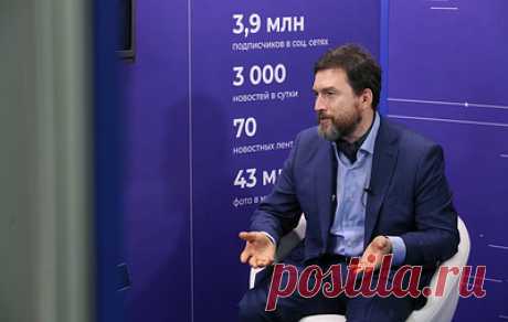 Ювелирный Дом MOISEIKIN представил на Иннопроме &quot;виртуального ювелира&quot;. Любой посетитель стенда может стать соавтором украшения и &quot;примерить&quot; его на себя в экране смартфона
