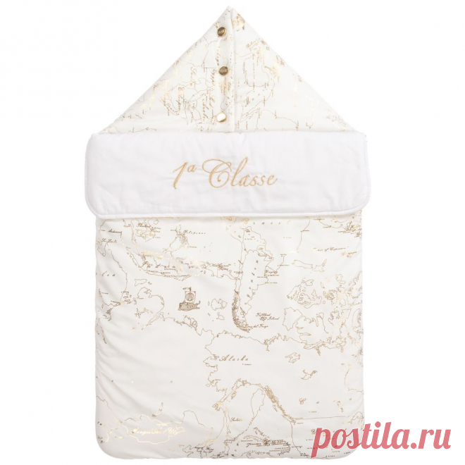 Gold Geo Map Nest (70cm) Ivory baby nest by Alviero Martini, suitable for boys and girls. Made in silky ivory polyester printed with the brand's iconic shiny gold Geo map print, it has '1re Classe' embroidered in glittery gold thread. Softly padded, it has a cotton lining and can open out to create a comfortable surface for baby to lie on.

