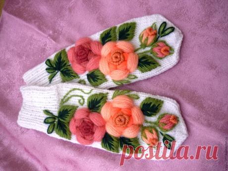 Купить Варежки с вышивкой - комбинированный, цветочный, варежки, варежки ручной работы, варежки женские