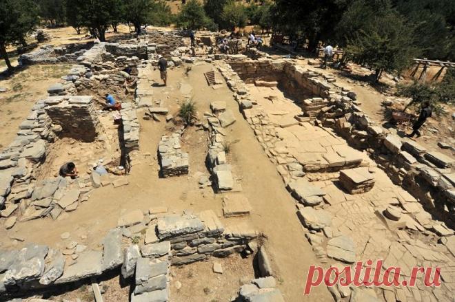 Археологи сообщили о новых находках на развалинах дворца Зоминтос на острове Крит | История