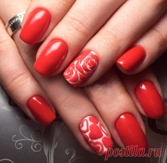 Маникюр с красным лаком