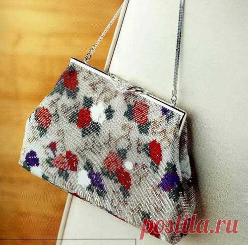 Элегантная сумочка, вышитая бисером. Довольно простая выкройка и схема