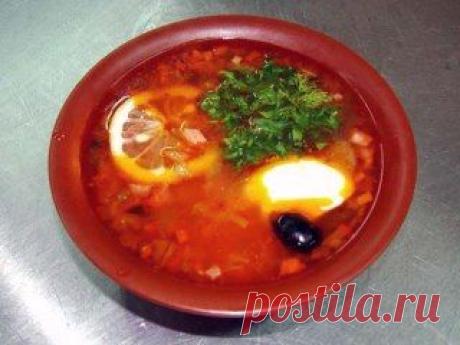 ТОП - 5 Рецептов отменных мясных солянок! 🍲  Сытные, ароматные, эти блюда доставят радость любому гурману и просто человеку, который любит покушать!!! 
1. Солянка с колбасой.
2. Солянка с почками, салом и мясом.
3. Солянка с охотничьими колбасками
4. Солянка с копченой курицей и мясом
5. Солянка с сердцем и беконом
ВСЕ СЕКРЕТЫ ПРИГОТОВЛЕНИЯ ТОЛЬКО НА НАШЕМ ОФИЦИАЛЬНОМ САЙТЕ ПО ССЫЛКЕ 
 https://super-vkusno.jimdo.com/тор-5-рецептов-отменных-мясных-солянок/  Приятного аппетита!!!