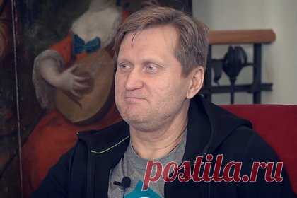 Звезда «Уральских пельменей» рассказал о знакомстве с Моисеевым. Участник юмористического коллектива «Уральские пельмени» Андрей Рожков в разговоре с KP.RU поделился воспоминаниями от знакомства с певцом Борисом Моисеевым. При первой встрече с музыкантом юморист был приятно удивлен. По его словам, Моисеев был доброжелательным и простым человеком без звездной болезни.