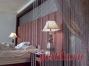 Шторы из бусин своими руками | Это очень красивый аксессуар в доме, который обязательно вдохнёт в ваш дом блеск и изящество!

Конечно, можно пойти в магазин и купить уже готовые живописные шторы из бусин,

но есть хорошая альтернатива