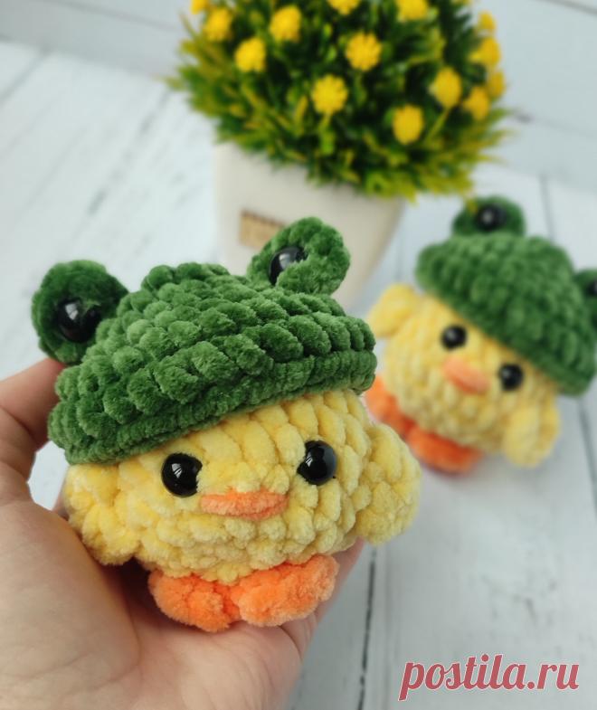 СХЕМА вязания забавного плюшевого утенка амигуруми в шапке лягушки #схемыамигуруми #амигуруми #вязаныеигрушки #вязанаяутка #уткакрючком #amigurumi #amigurumipattern #crochetpattern #amigurumitoy #amigurumiduck #crochetduck