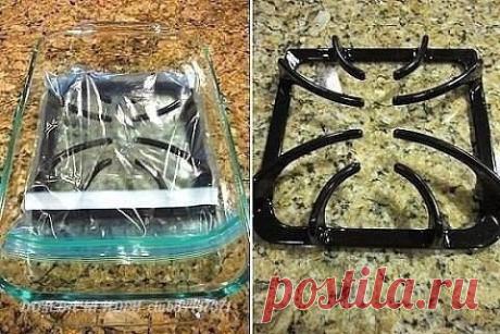 КАК ОЧИСТИТЬ РЕШЕТКУ ОТ ПЛИТЫ
Решетка будет выглядеть, как новая, если ты проделаешь с ней такой трюк: помести решетку в пластиковый пакет, добавь туда 3 столовые ложки нашатырного спирта. Оставь решетку лежать в спирте на 12 часов. Никакой грязи не останется!