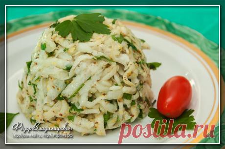 Салат из черной редьки с петрушкой и горчицей Салат из черной редьки с петрушкой и горчицей — блюдо испанской кухни. Даже, если вы отрицательно относились к черной редьке и блюдам из нее — этот салат послужит причиной изменения негативного отноше…