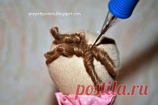 Волосы для текстильной куклы: кудри. Мастер-класс..