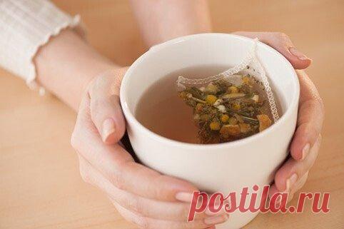 Лучшие чаи для женского организма
Специалисты утверждают, что такие физиологические факторы, как:
возрастные изменения, нервные перегрузки, нехватка в организме
витаминов, предменструальный синдром и другие негативные моменты влияют
на самочувствие и настроение женщин.
Женские травы с давних пор помогают решать эти проблемы.
Травяные чаи из манжетки обыкновенной и малины помогают сохранить
красоту и молодость, женское здоровье, повышают настроение, гонят прочь
токсины, обл...