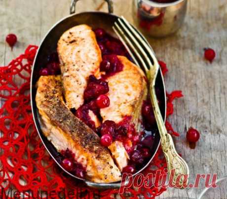 Семга с клюквенным соусом - рецепт с пошаговыми фото / Меню недели