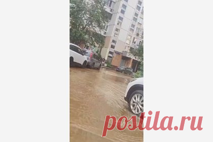 В Москве забил фекальный фонтан
