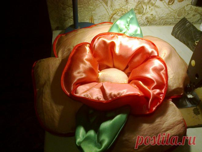 подушка цветок