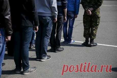 На Украине военкомы устроили облаву на мужчин после концерта