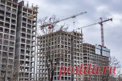 Названы округа Москвы с наибольшим спросом на новостройки. По итогам февраля 2023 года среди округов Москвы больше всего сделок с новостройками заключили в Троицком и Новомосковском (ТиНАО). Об этом «Ленте.ру» сообщила пресс-служба столичного управления Росреестра. В феврале в ТиНАО оформили 1,3 тысячи договоров долевого участия, что составило 17,6 процента от общего числа.