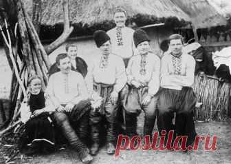 Отличия украинцев и русских: что говорит наука Мы часто слышим, что и русская и украинская нации обе относятся к группе славянских народов. Но так ли это на самом деле? Даже если судить по внешности русских и украинцев, то не все выглядит так однозначно…