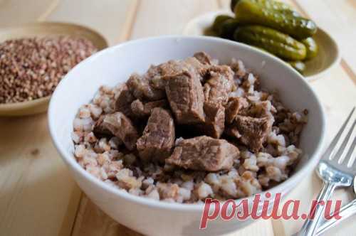 Гречка с мясом – 5 способов разнообразить приевшееся блюдо Гречневая крупа, как известно многим, считается одним из самых полезных продуктов. Она не прихотлива в выращивании, поэтому не обрабатывается пестицидами.
