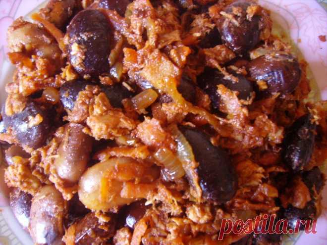 Фасоль с мясом в томатном соусе