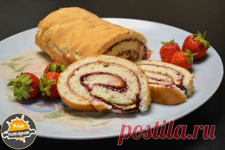***Быстрый и вкусный рулет
Продукты:
4 Яйца;
135 г Сахар;
135 г Мука;
1пакетик Ванильный сахар
сахарная пудра 
джем, варенье,нутелла или сгущенка

Способ приготовления :
1 Хорошо взбить яйца в теплом блюде или на горячей водяной бане. 
Удалите яичные желтки. 
2 Желтки взбить с половиной сахара и ванильным сахаром до увеличения в объеме примерно в два раза. В другой миске белки взбить с оставшимся сахаром да однородной белой массы. Муку и разрыхлитель смешать и хорошо просеять...