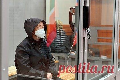 Российско-американскую журналистку Курмашеву отправили в СИЗО. Суд в Казани отправил под арест редактора радиостанции «Радио Свобода» (включен Минюстом в реестр организаций, выполняющих функции иностранного агента) Алсу Курмашеву. Журналистка подозревается в уклонении от исполнения обязанностей, предусмотренных законодательством РФ об иностранных агентах.